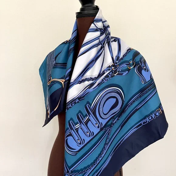 New Gucci Scarf Iconic Equestrian Logo Print Silk Wrap with Gucci Gift Box - Picture 3 of 12